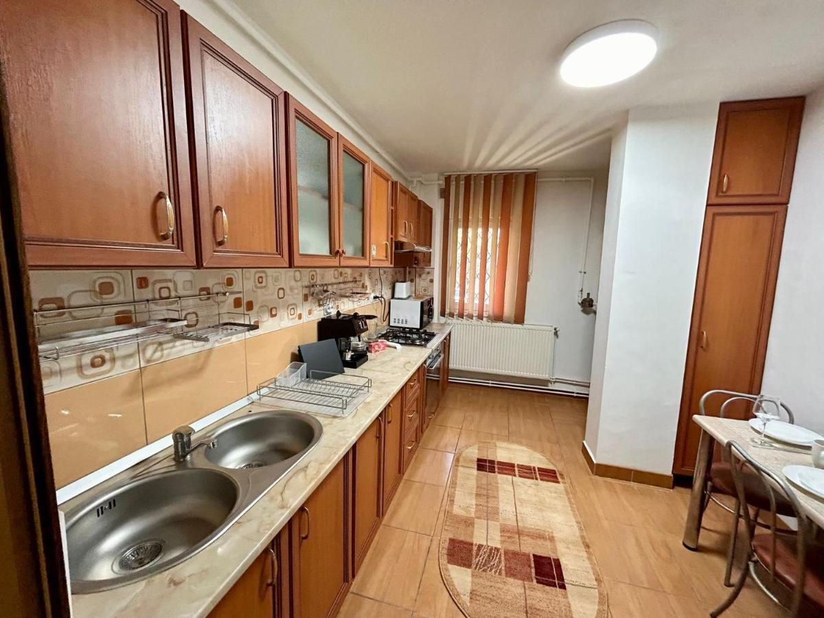 Jad - Familiy 4 Rooms Apartment - Near Forest And Historic Center - Racadau Braşov Eksteriør bilde