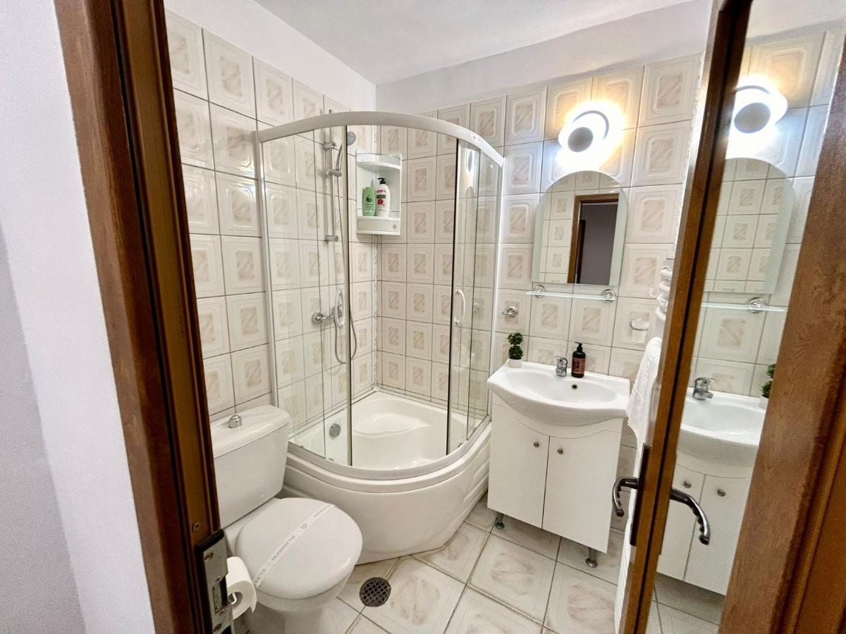 Jad - Familiy 4 Rooms Apartment - Near Forest And Historic Center - Racadau Braşov Eksteriør bilde